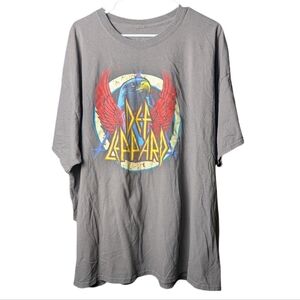 Def Leppard Graphic Men's T-Shirt Gray Red Blue Yellow Logo Short Sleeve Top EUC